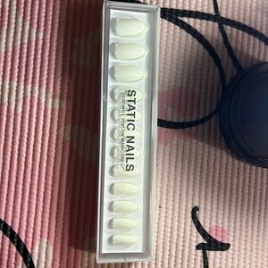 Static Nails - press on nails